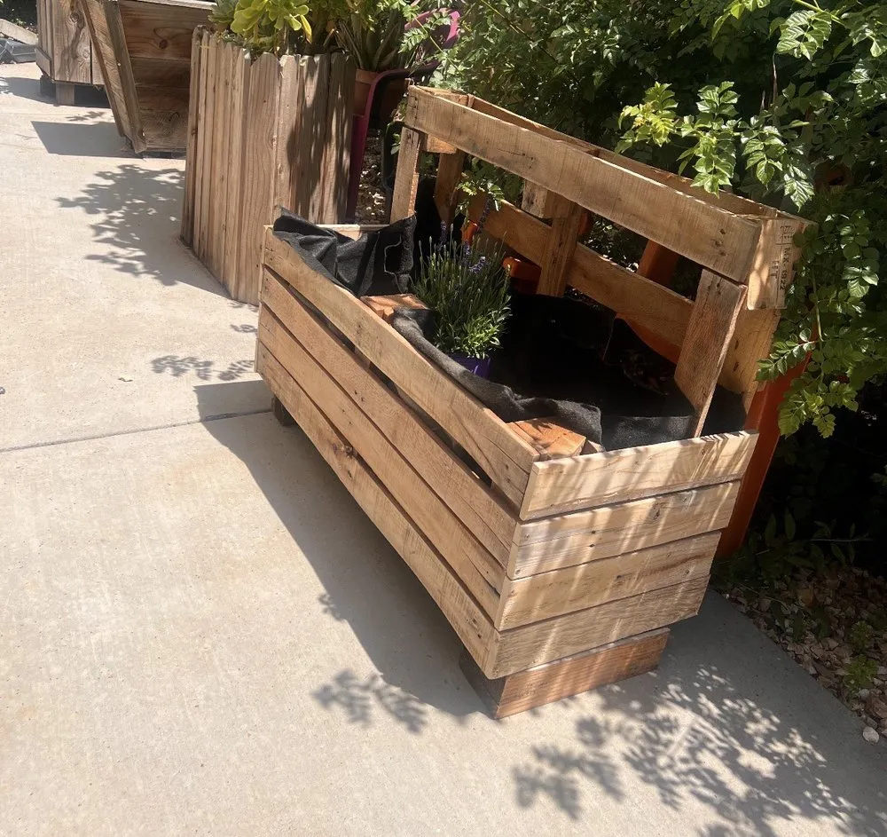 Custom lawn mowing service in Modesto, CA by Juan’s Gardening Service