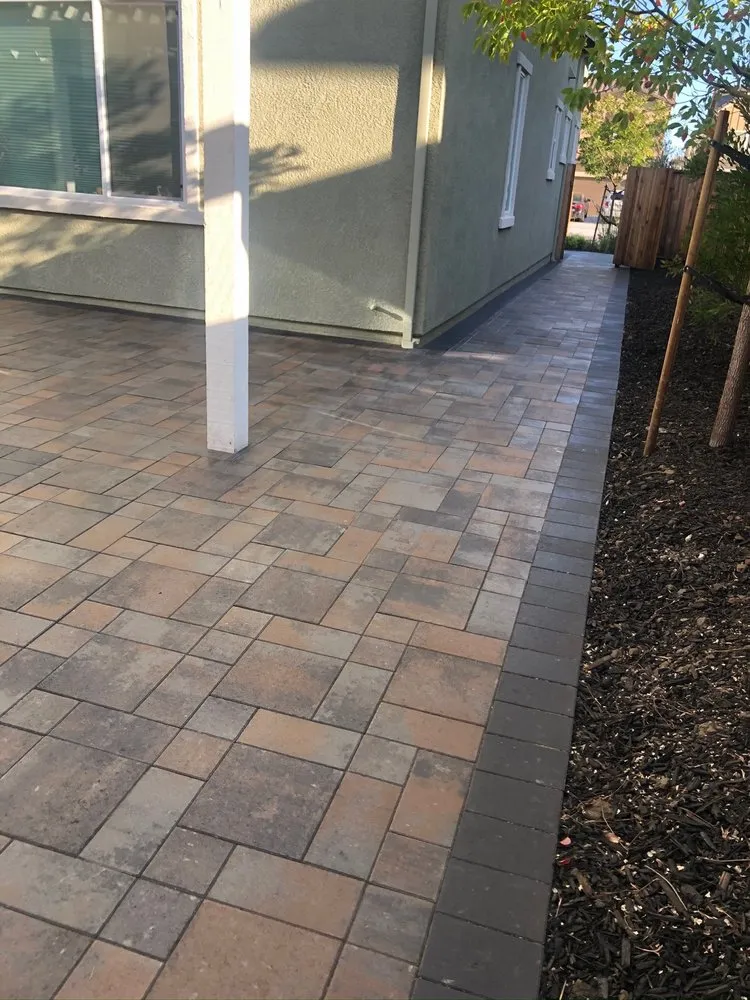 Local lawn care service in Pittsburg, CA - Juan's Landscaping & Tree Service