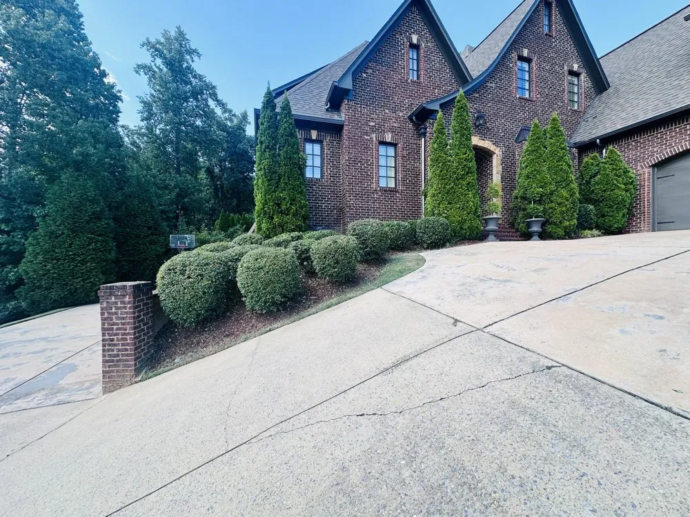 Trusted lawn mowing service for residential properties in Northport, AL by Juan’s Lawn Care And Landscaping