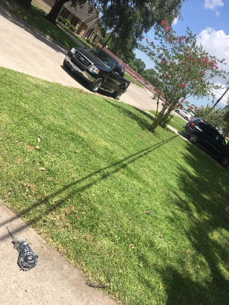 Expert lawn mowing service for beautiful yards in Pasadena, TX by Juans Lawns and Pressure washing