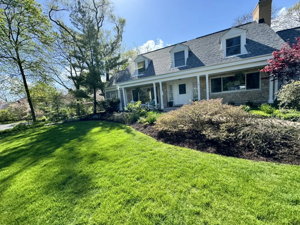 Trusted landscaping services with custom design in Glenview, IL by Juan’s Professional Landscaping