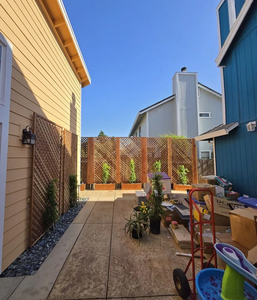 Custom garden landscaping experts serving Sacramento, CA - Juan's Royal Landscape & Maintenance Services