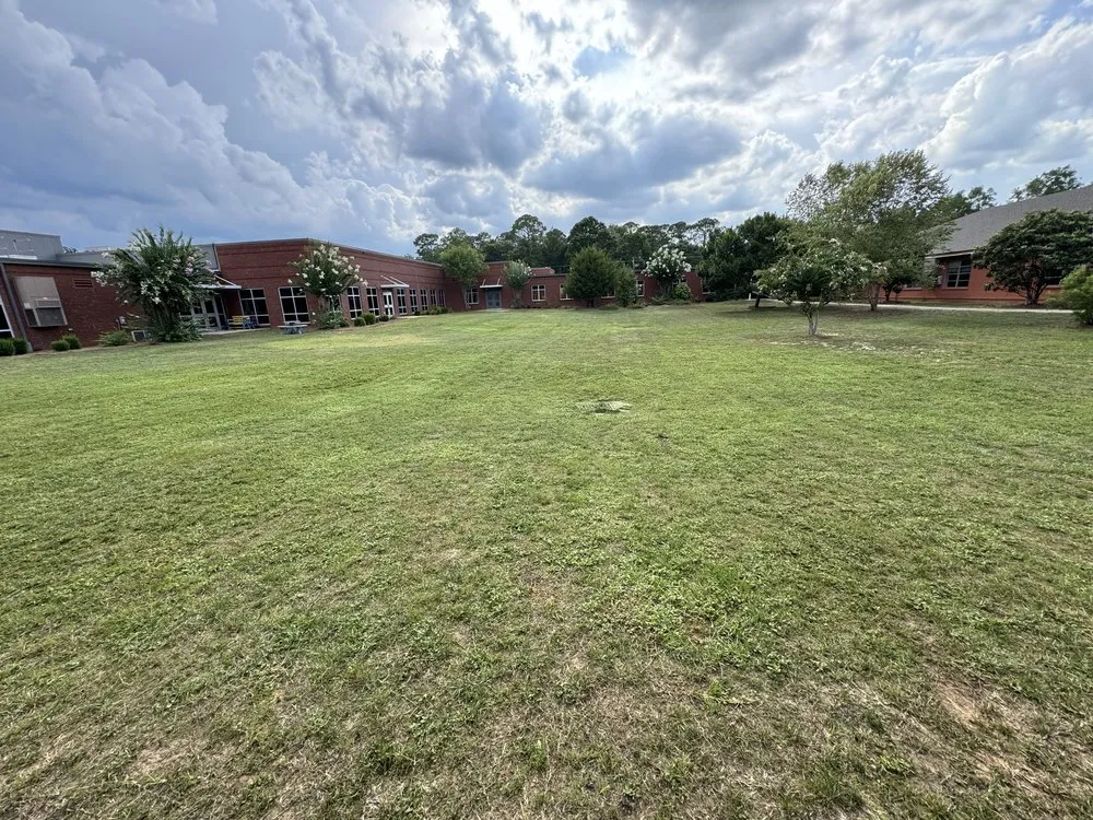 Reliable yard cleanup service for residential properties across Brunswick, GA - Juarez Carpenter Landscaper