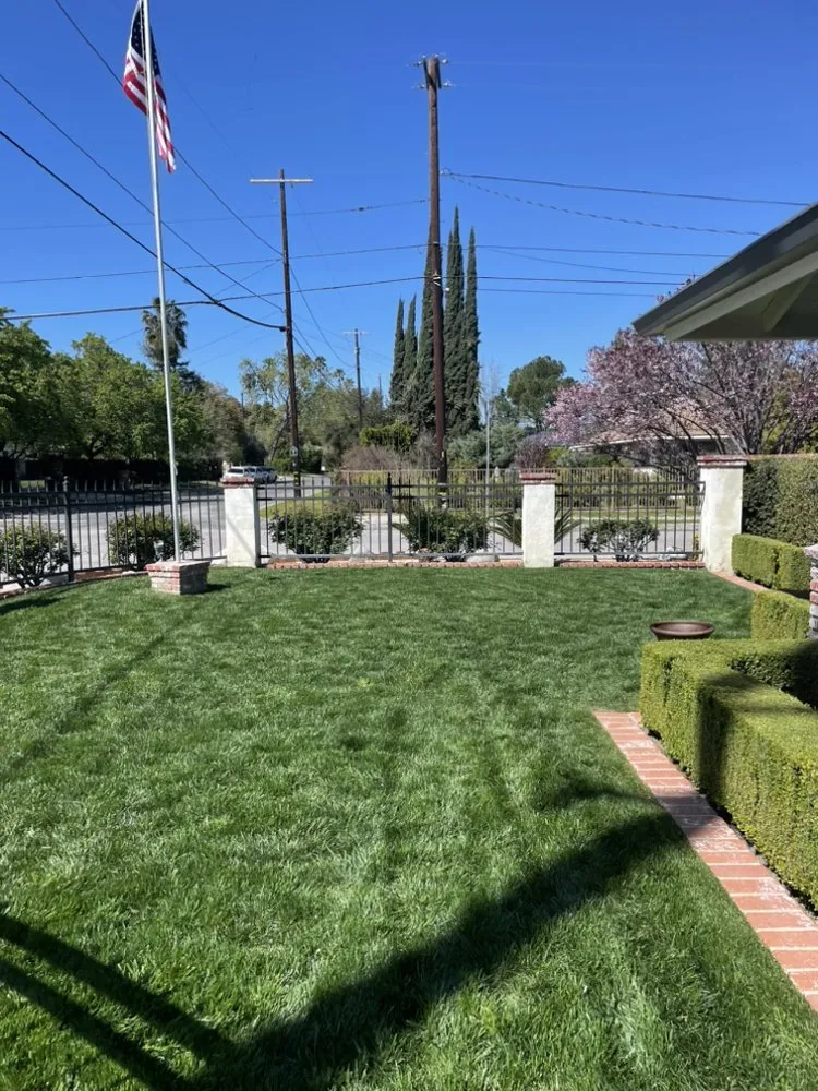 Expert garden landscaping in San Fernando, CA by Juarez Landscape