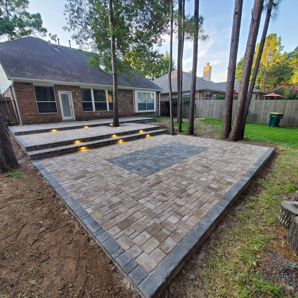 Top-rated garden landscaping for homes in Magnolia, TX by Juarez Landscaping