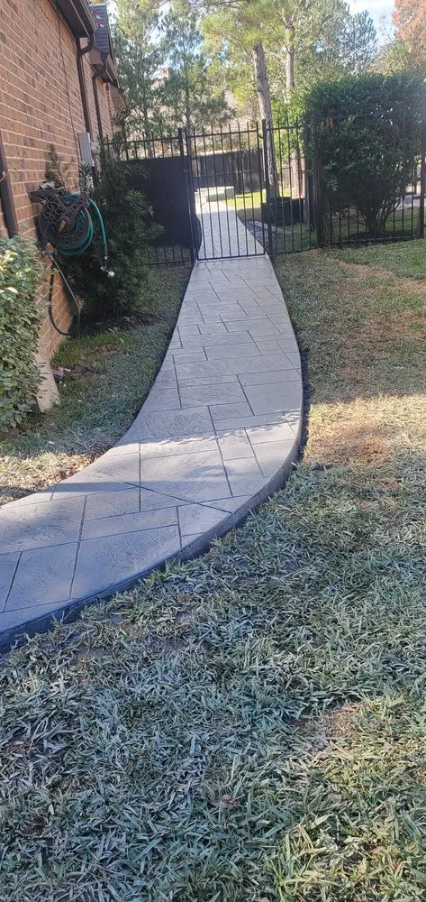 Reliable landscaping services in Magnolia, TX by Juarez Landscaping