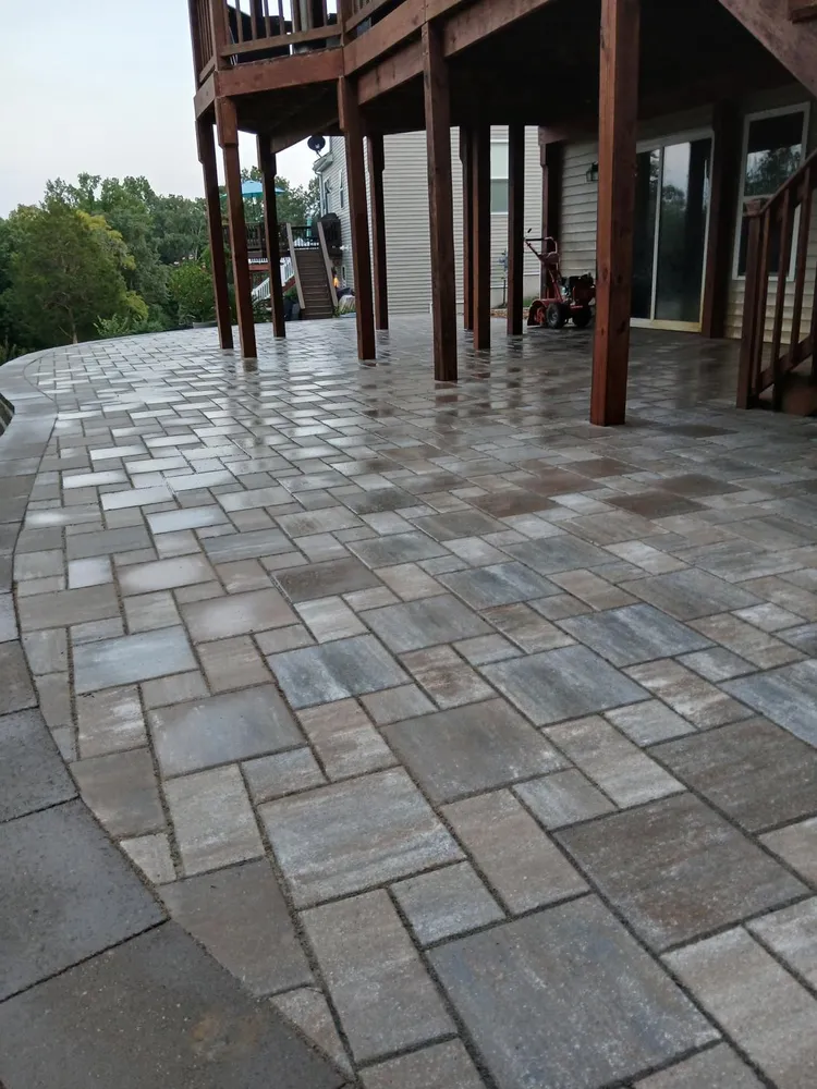 Professional garden landscaping in Louisville, KY - Juarez Lawn Care