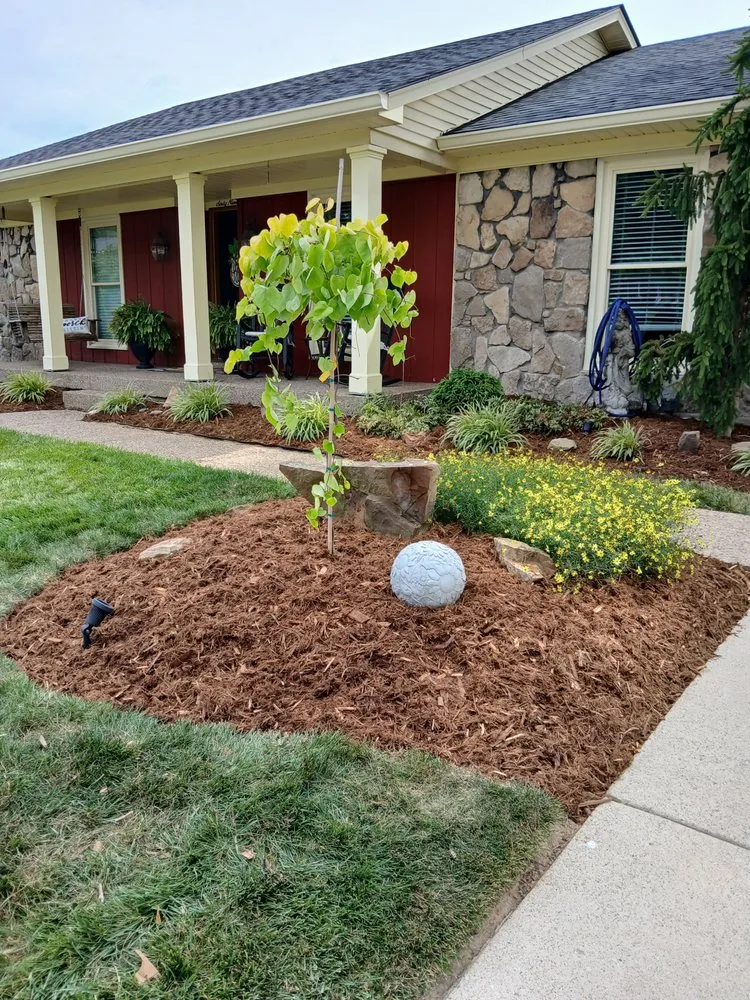 Reliable landscaping services experts serving Louisville, KY - Juarez Lawn Care