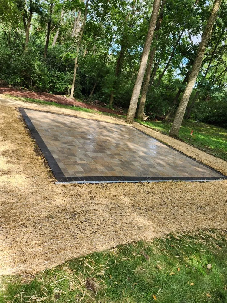 Affordable landscaping services experts serving Aurora, IL - Juarez R Professional Brickwork