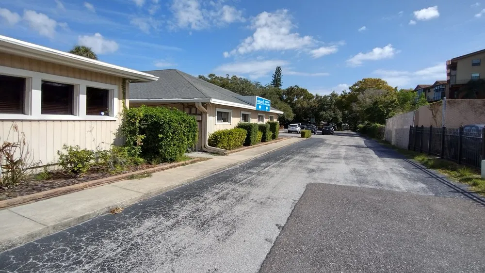 Top-rated yard cleanup service for beautiful yards in St. Petersburg, FL by Judah's Lawn Care