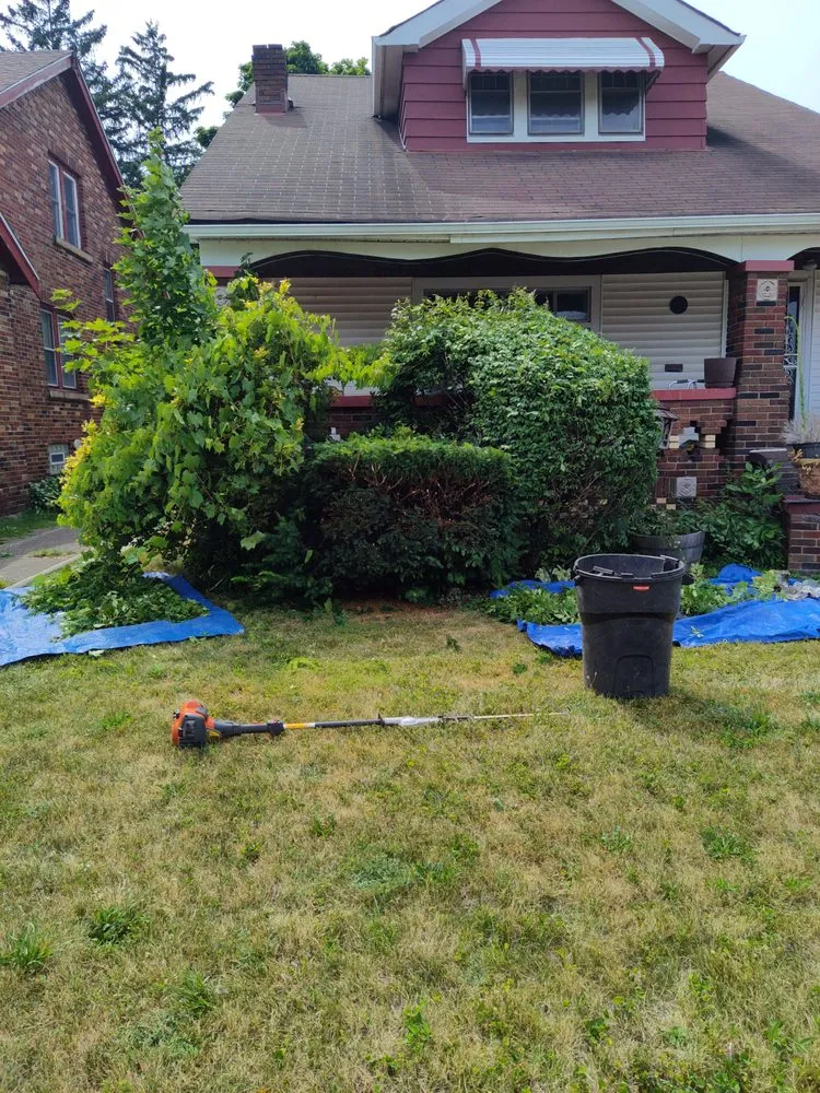 Custom lawn mowing service experts serving Cleveland, OH - Judahscapes Landscaping