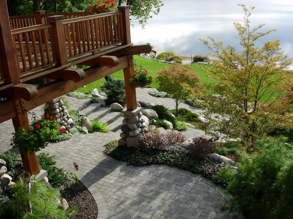 Expert residential landscaping experts serving Commerce Township, MI - Juett Associates