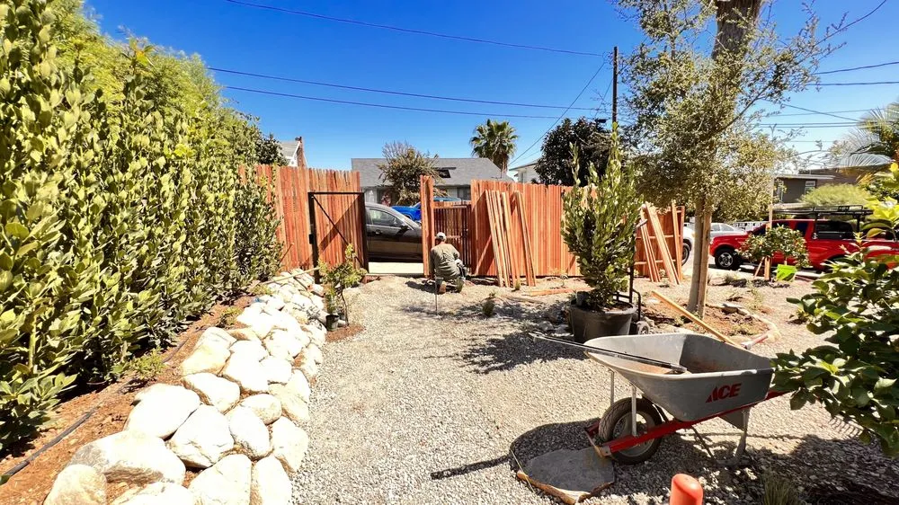 Affordable yard cleanup service in Oxnard, CA - Julian's landscaping