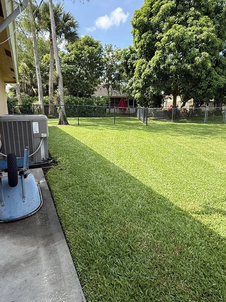 Affordable yard maintenance experts serving Boynton Beach, FL - Julio B