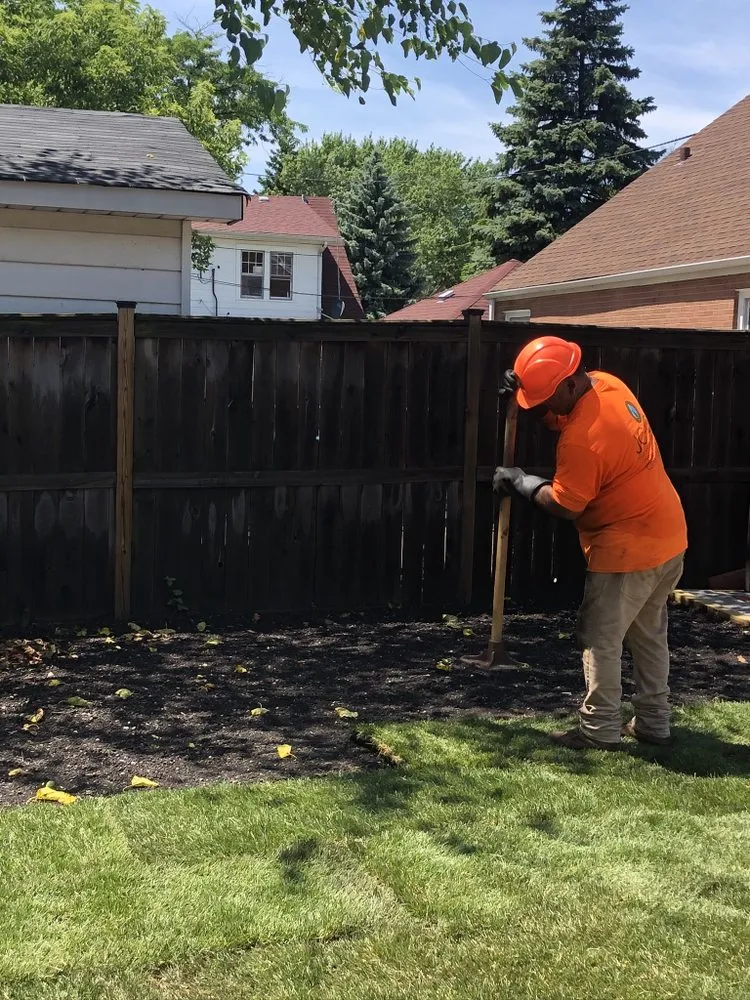 Professional residential landscaping in Waukegan, IL by JULIO Castillo