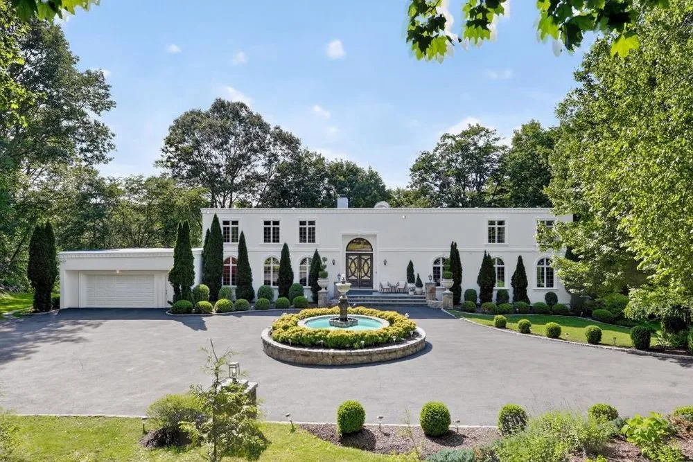 Affordable outdoor landscaping for beautiful yards in Sleepy Hollow, NY by Julio H Chapa Remodeling