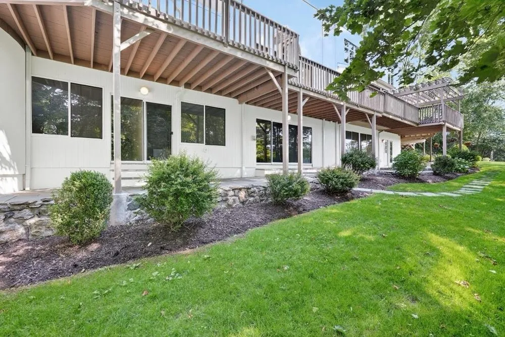 Custom yard cleanup service near you across Sleepy Hollow, NY - Julio H Chapa Remodeling