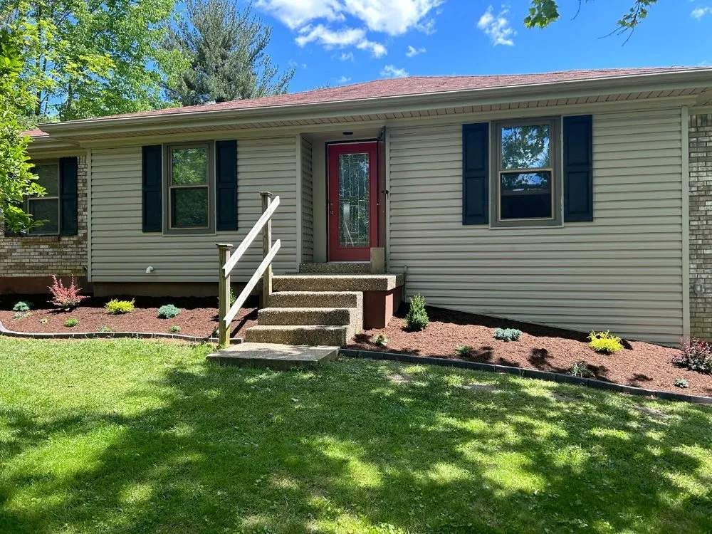 Trusted yard cleanup service in Simpsonville, KY - Julio Tree Service & Landscape