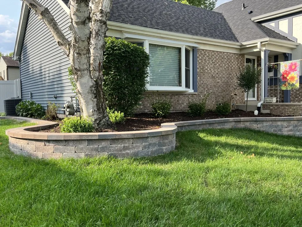 Expert lawn care service experts serving Warrenville, IL - Julio's Services