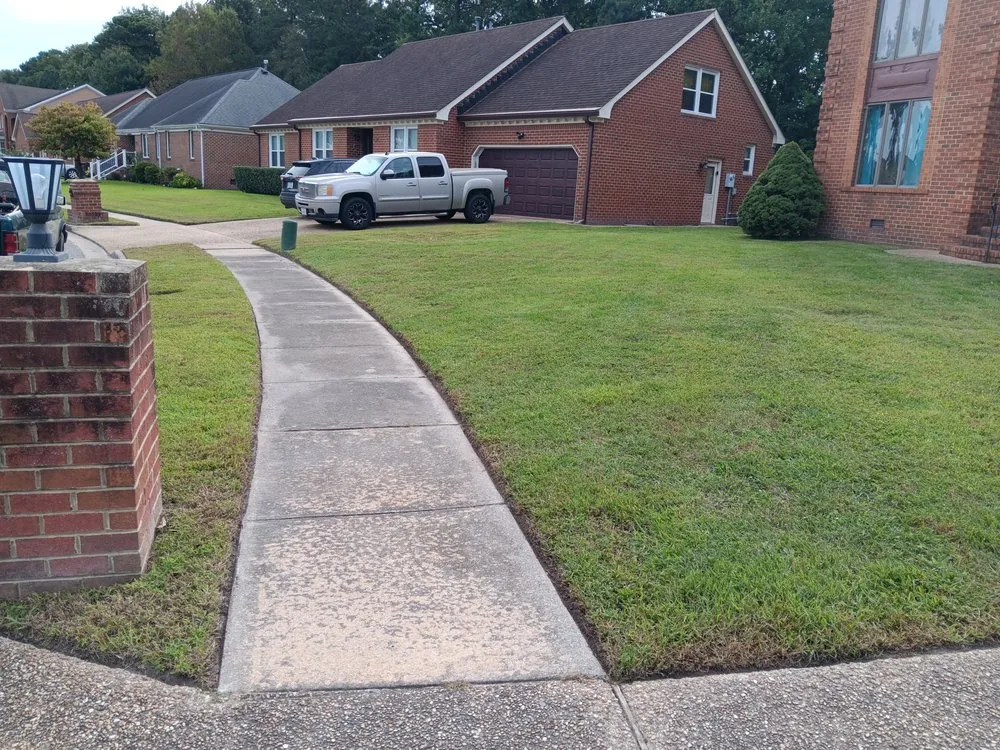 Professional yard cleanup service for year-round maintenance across Portsmouth, VA - Junie's Lawncare