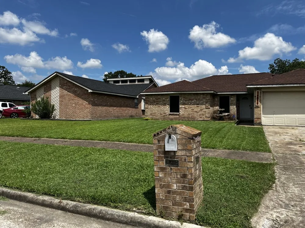 Local lawn mowing service in Channelview, TX - Junior Landscaping