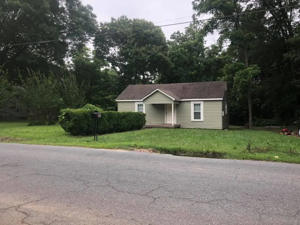 Top-rated yard maintenance in Kannapolis, NC by Junior LawnCare