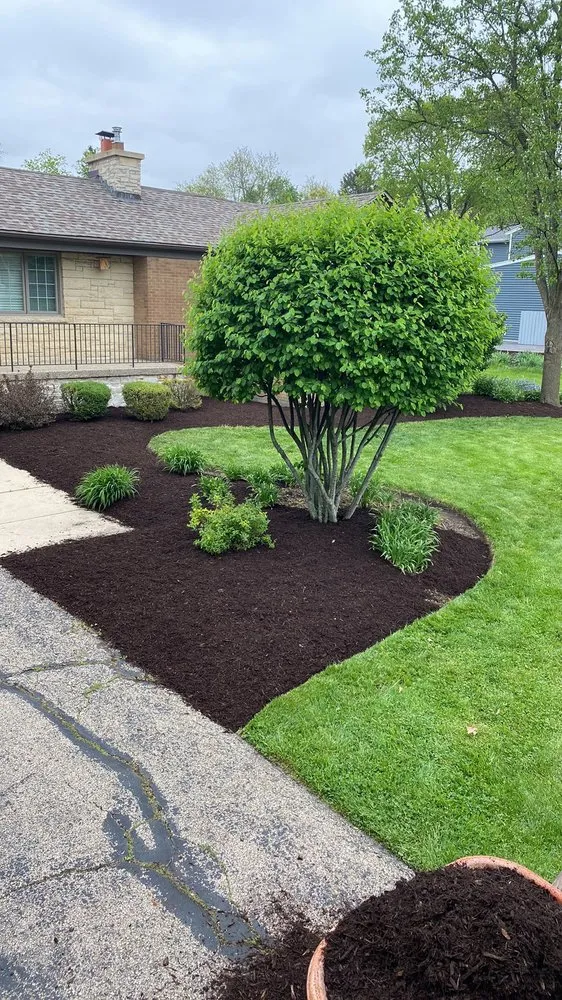Affordable residential landscaping for beautiful yards in Aurora, IL by Juniors landscaping