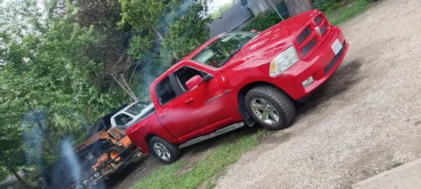 Juniors landscaping Logo