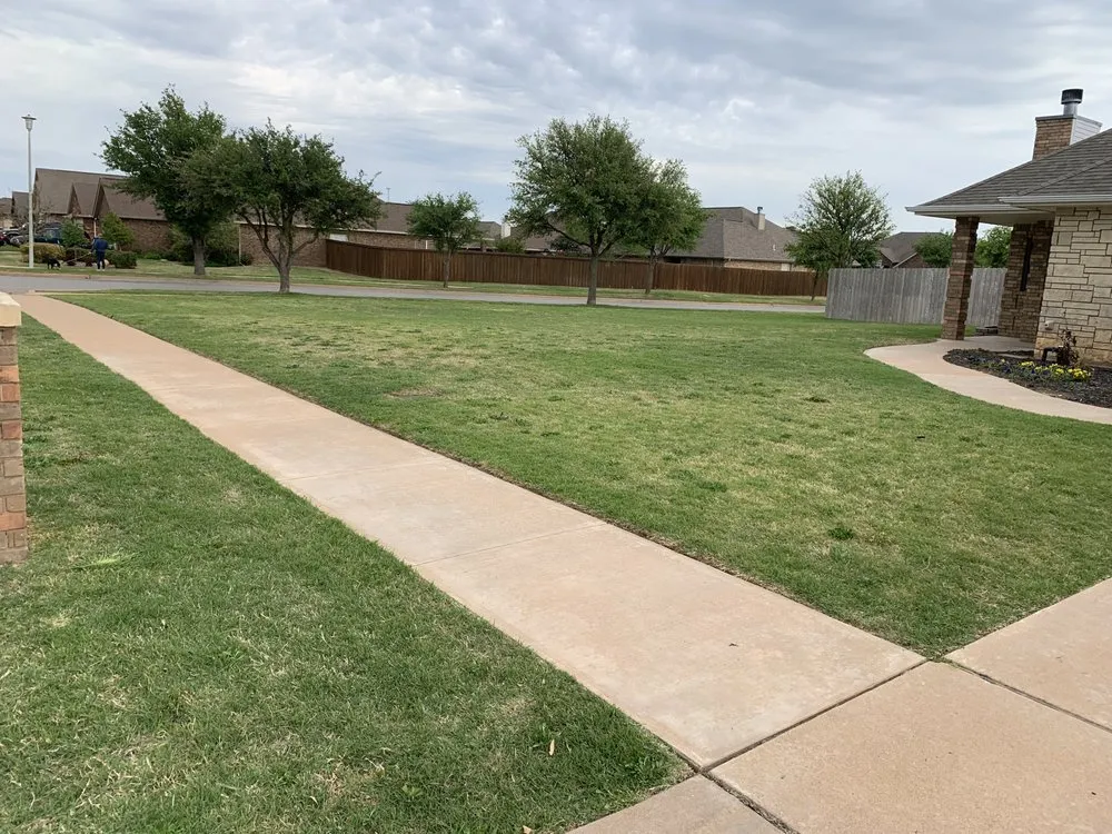 Custom yard cleanup service experts serving Lawton, OK - Juniors Lawn Care