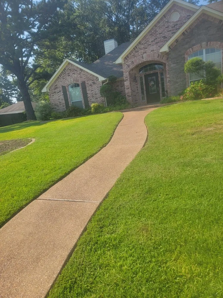 Custom lawn care service in Tyler, TX - Junior's Lawn Mowing
