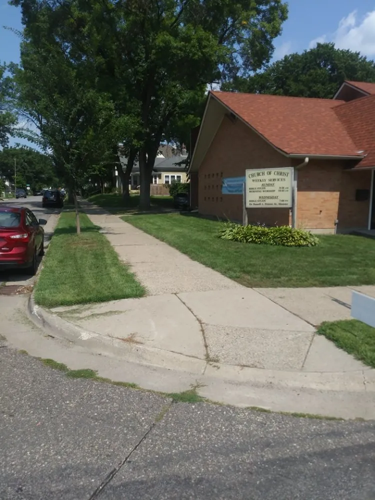 Expert landscape design in Brooklyn Center, MN by Juniors Offical Cut Serivce