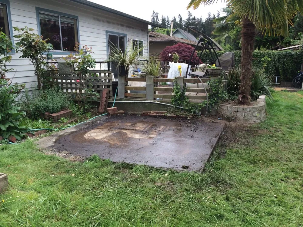 Reliable landscaping services experts serving Belfair, WA - Junk 2 Go