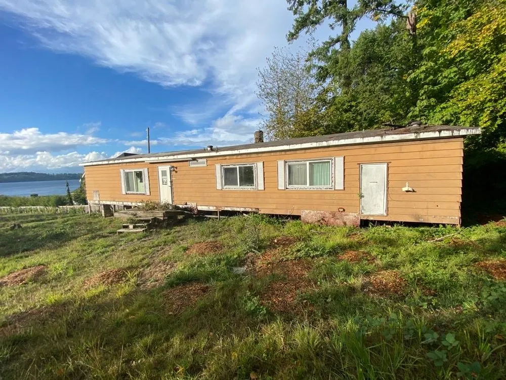 Local lawn mowing service for beautiful yards in Belfair, WA by Junk 2 Go