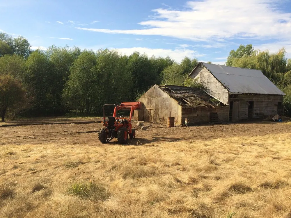 Expert garden landscaping in Belfair, WA by Junk 2 Go