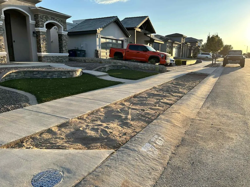 Expert yard maintenance for residential properties in El Paso, TX by Junk-it