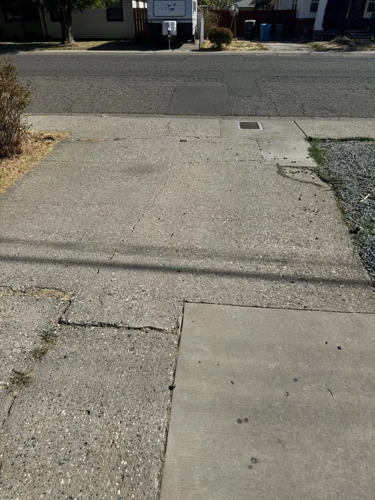 Custom yard cleanup service for beautiful yards in Marysville, CA by Junk Jockey’s