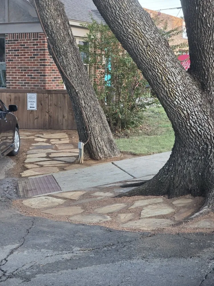 Top-rated garden landscaping with custom design in Celeste, TX by Junk Monkey
