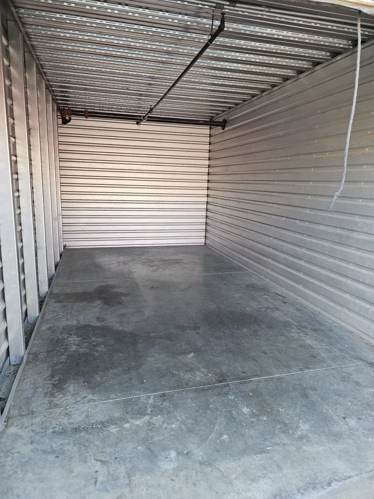 Top-rated lawn care service in Stockton, CA - Junk Removal Solutions