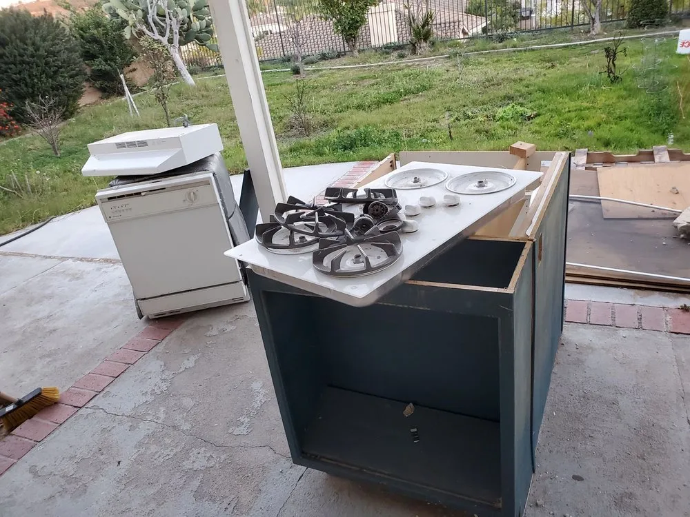 Affordable residential landscaping in Glendora, CA by JunkFit Hauling