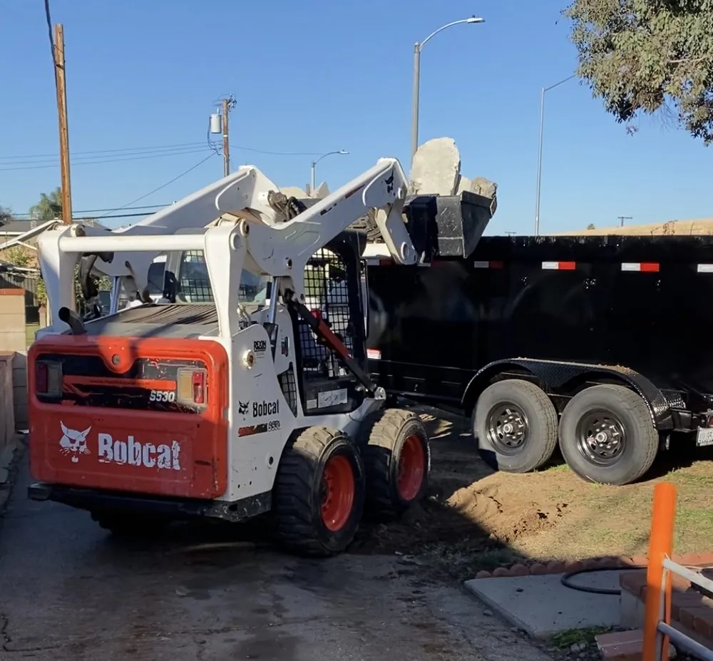 Affordable lawn mowing service in Glendora, CA by JunkFit Hauling