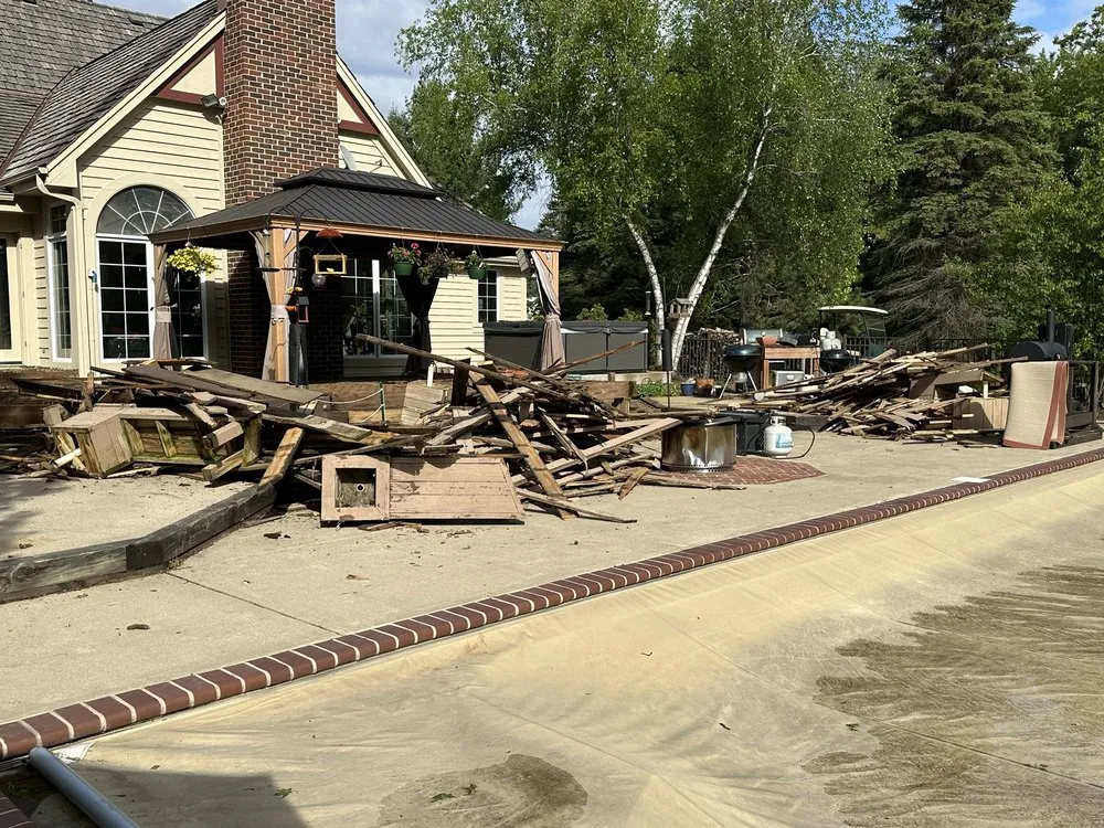 Affordable yard maintenance in Milwaukee, WI by JunkMans Removal Services