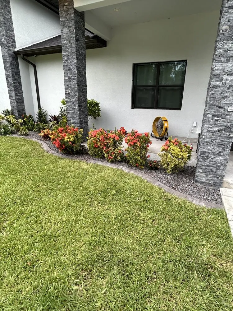 Reliable lawn care service for year-round maintenance across Fort Myers, FL - Juno Landscaping
