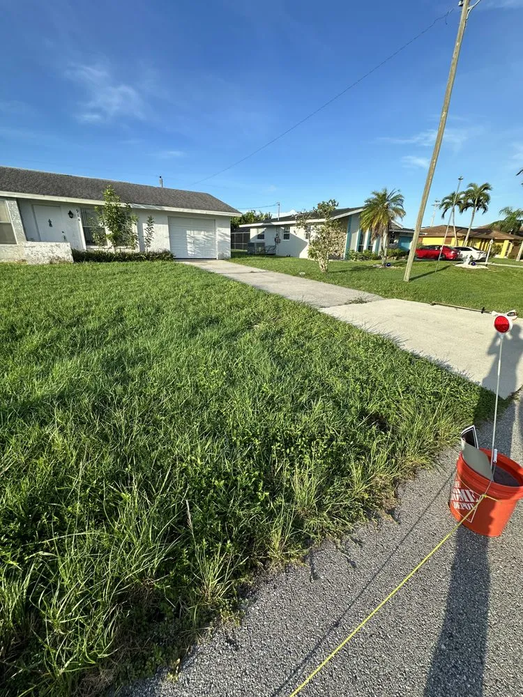Expert lawn mowing service for beautiful yards across Fort Myers, FL - Juno Landscaping