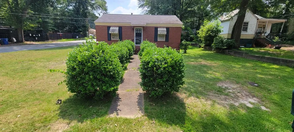 Local lawn care service for homes in Columbus, GA by Jupiter