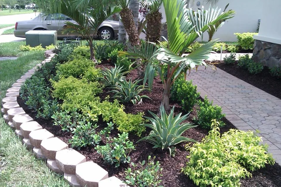 Expert landscaping services experts serving Jupiter, FL - Jupiter Lawn Care