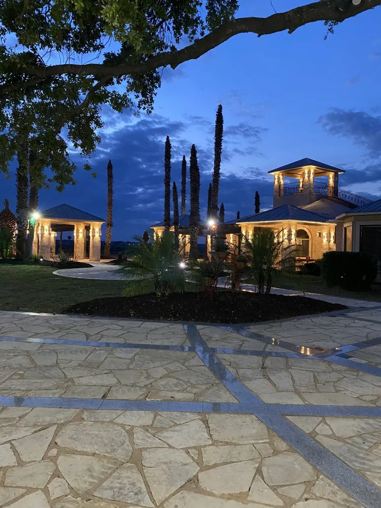 Professional garden landscaping experts serving Waller, TX - Jus Truck It