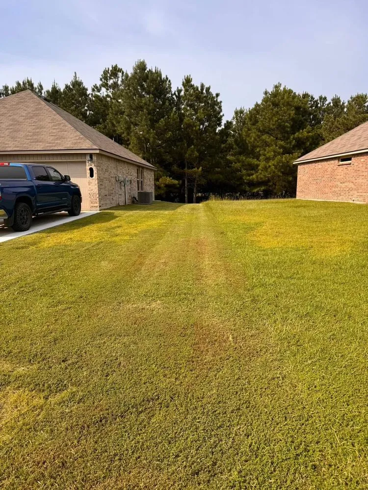 Affordable garden landscaping in Robert, LA by Just A Trim Lawn Care