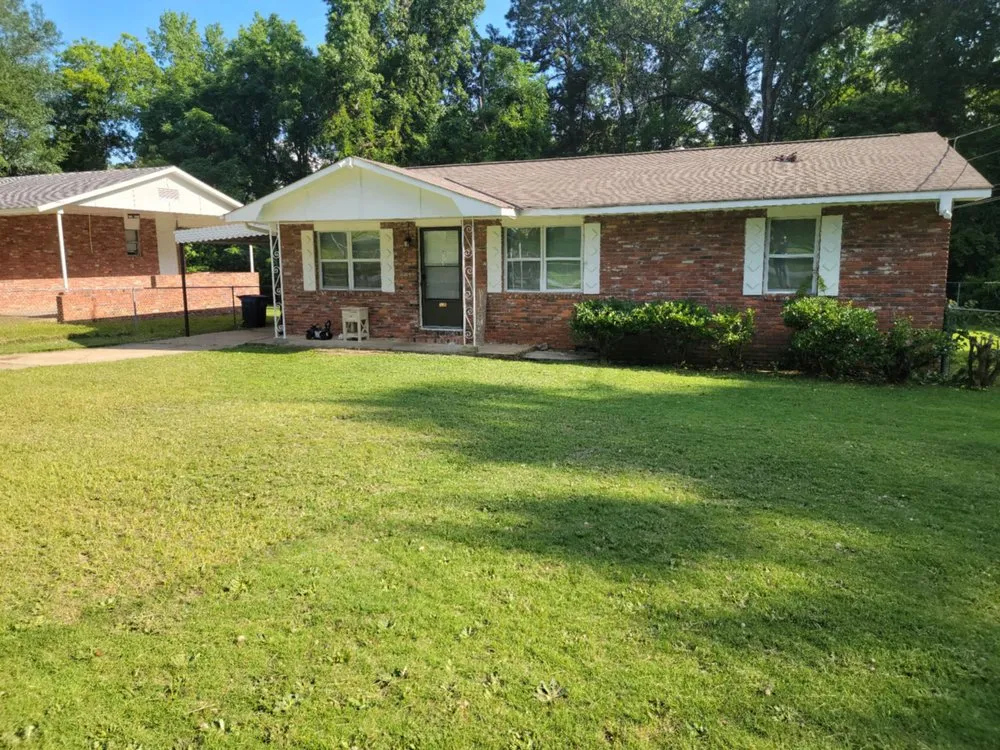 Custom outdoor landscaping experts serving Columbus, GA - Just Ask Bee