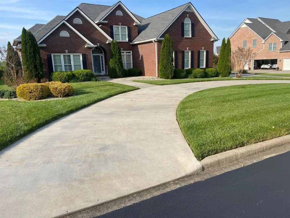 Expert yard cleanup service for homes across Oak Grove, KY - Just Cut It