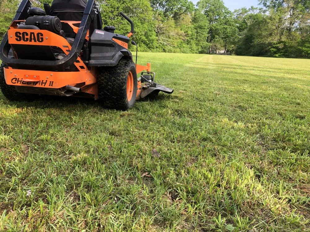 Affordable yard maintenance in Zachary, LA by Just Cuts Lawn Care